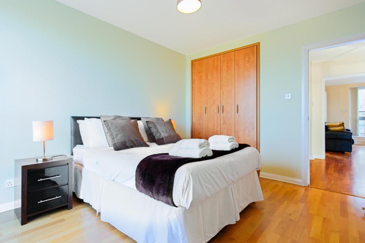 Britannia Penthouse Apartment เอดินบะระ ภายนอก รูปภาพ