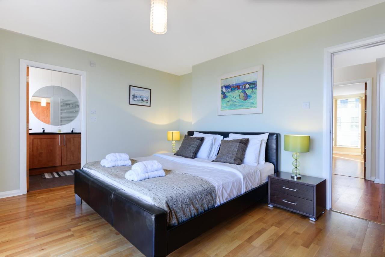 Britannia Penthouse Apartment เอดินบะระ ภายนอก รูปภาพ