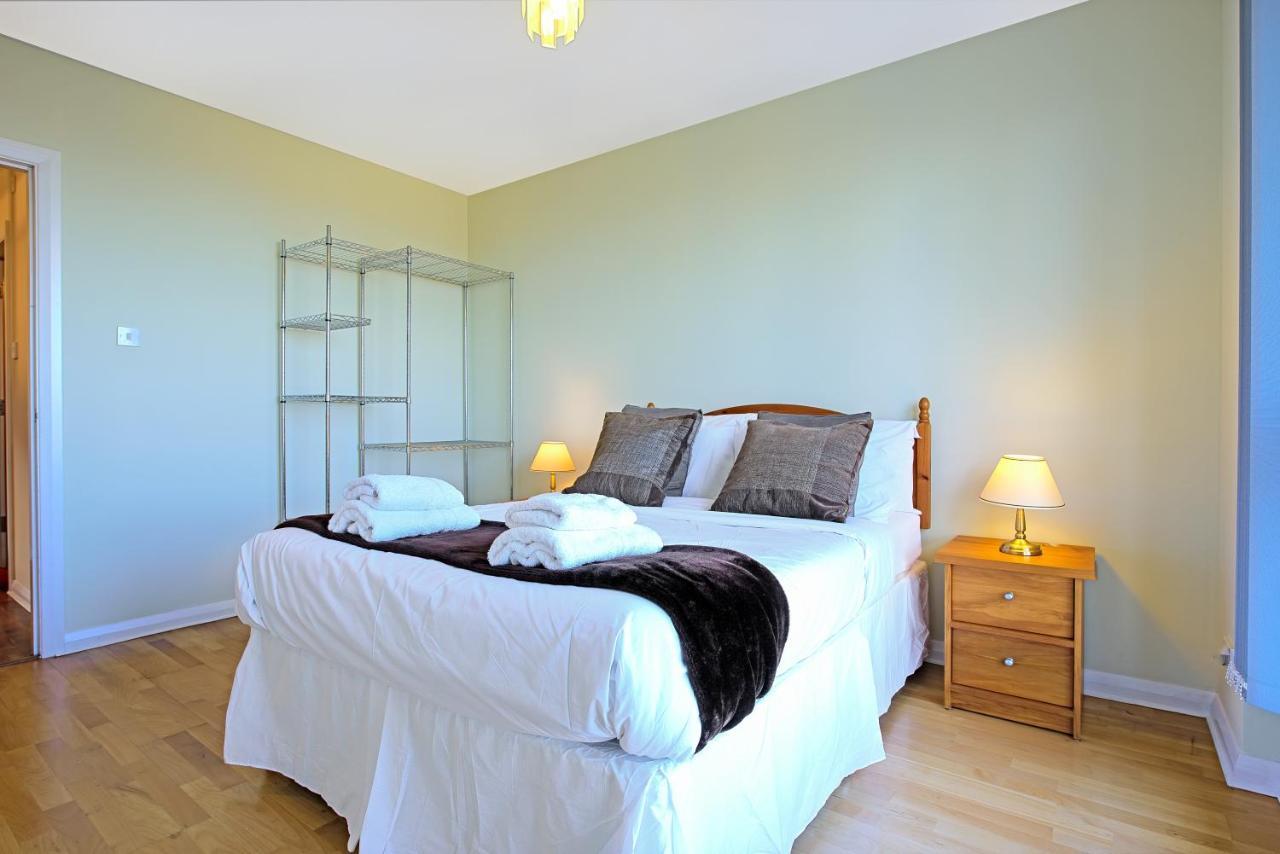 Britannia Penthouse Apartment เอดินบะระ ภายนอก รูปภาพ